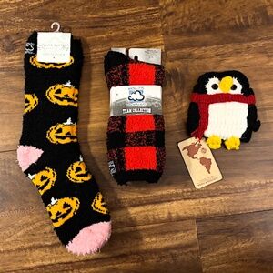 Holiday Bundle: Cozy Socks (2 Pairs) + Cup Cozy = All NWT - Retail: $44